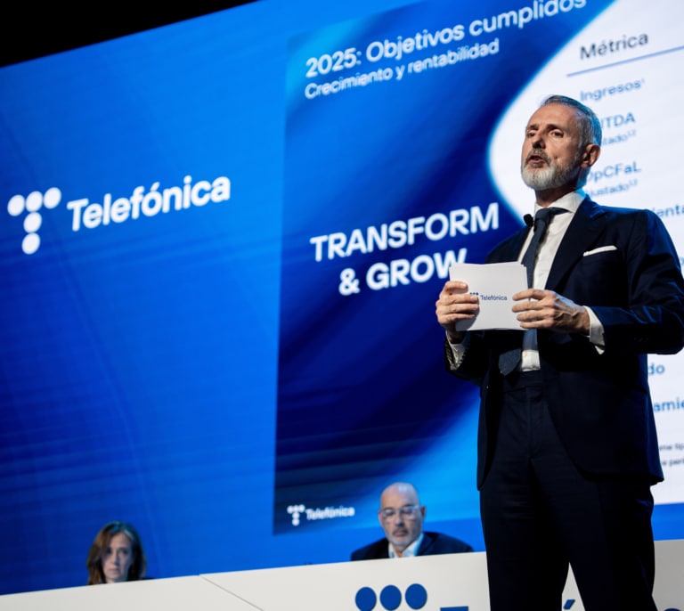 Murtra promete que Telefónica invertirá para "fortalecer" su presencia "en productos de Defensa"