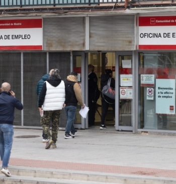 Cuándo se cobra el paro en abril de 2026