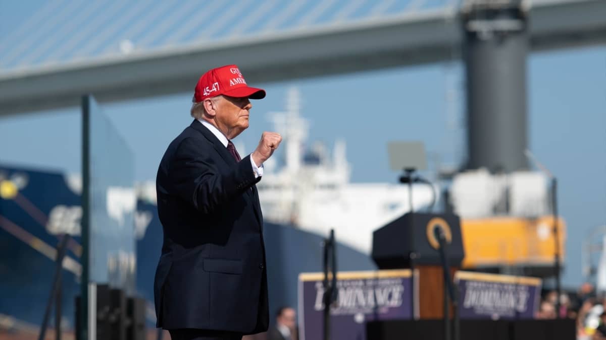 Trump asegura que el Gobierno de Cuba "caerá muy pronto" y apunta a negociaciones con EEUU