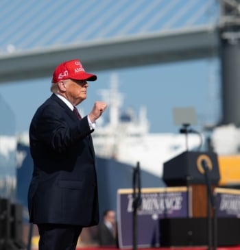 Trump minimiza el aumento del precio de la gasolina por la guerra [...]