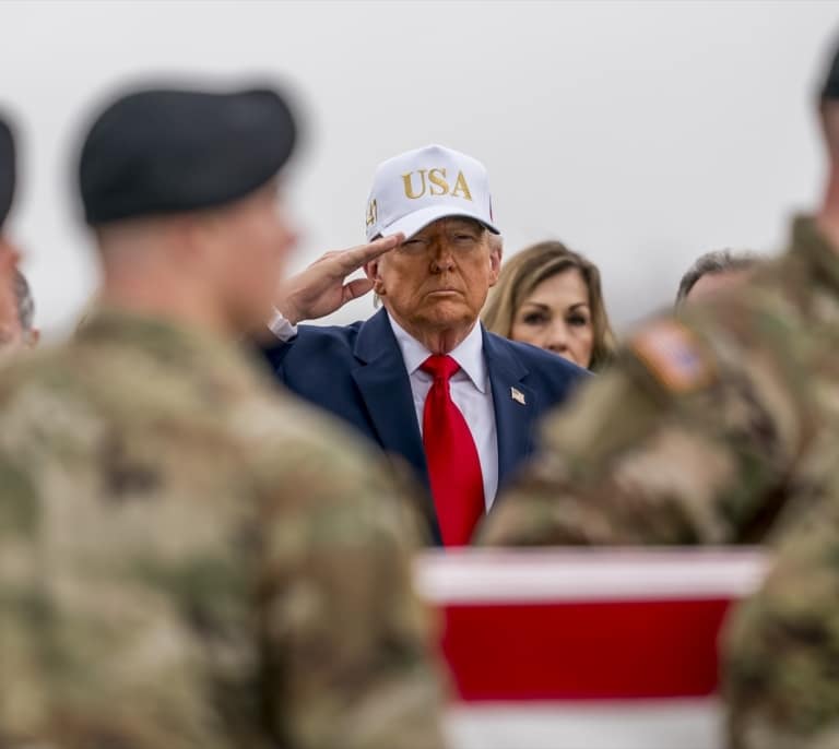 Trump anuncia la destrucción de 10 barcos minadores iraníes en el estrecho de Ormuz y amenaza con un "nivel militar nunca antes visto"
