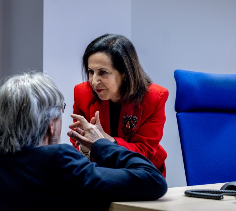 Robles se desmarca de la misión de Macron en Ormuz: "Es un tema de Francia y España no tiene nada que decir"