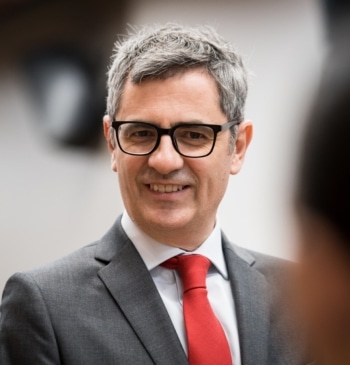 Bolaños rechaza las exigencias del PP y le insta a votar a [...]