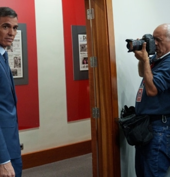 El ridículo: "Bienvenidos a la política del siglo XXI"