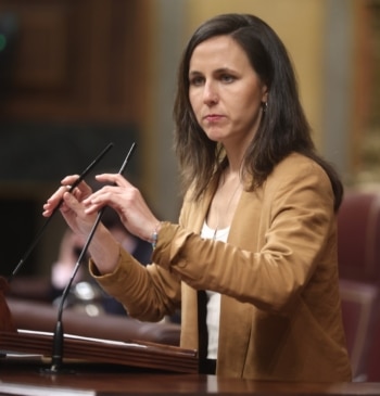 Ione Belarra exige la liberación de Serigne Mbaye (Podemos) tras su detención [...]