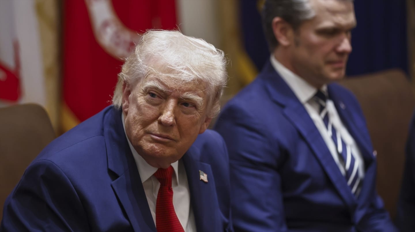 Trump amplía hasta el 6 de abril el ultimátum a Irán para reabrir el estrecho de Ormuz