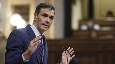 Sánchez carga contra la "corrupción" de Vox: "Aquí Abascal está para forrarse. Su patria y su bandera son un billete de 500 euros"
