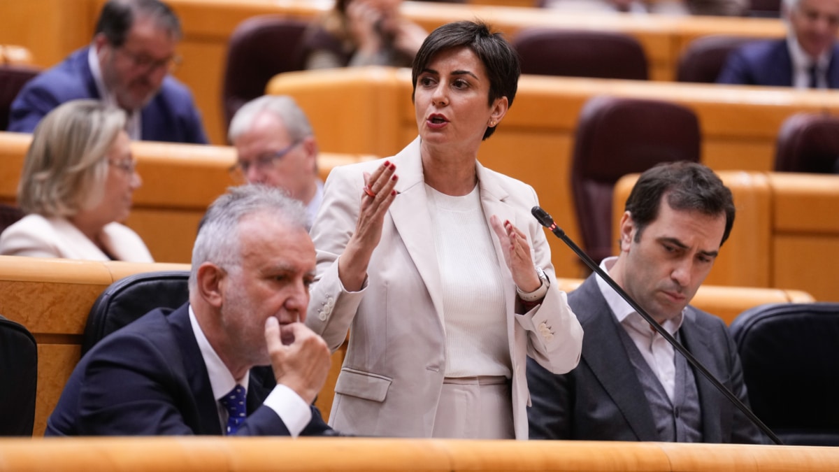 MADRID, 17/03/2026.- La ministra de Vivienda, Isabel Rodríguez, interviene durante la sesión de control al Gobierno celebrada este martes por el pleno del Senado. EFE/ Borja Sánchez-Trillo