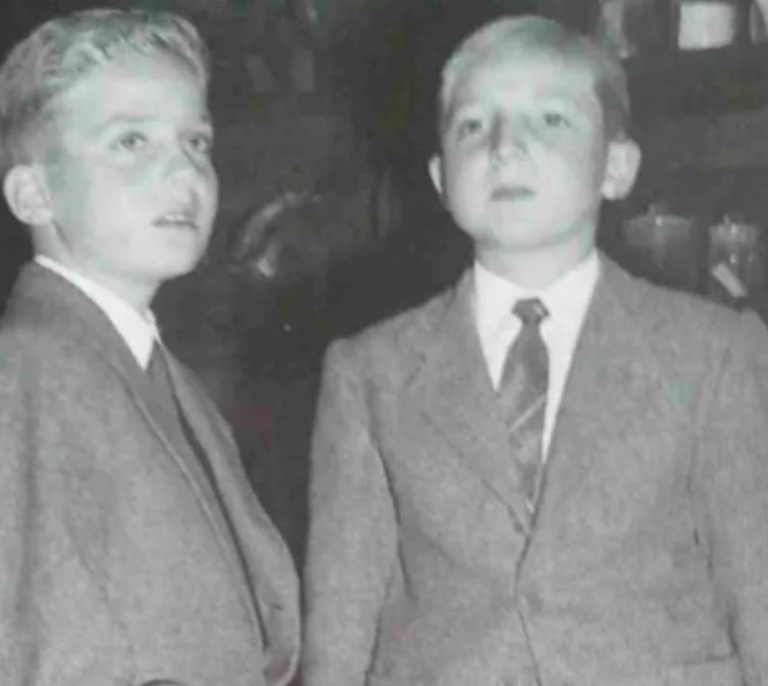 Un fatal accidente, muchas versiones y una pistola lanzada al mar: la tragedia que marcó la vida del rey Juan Carlos