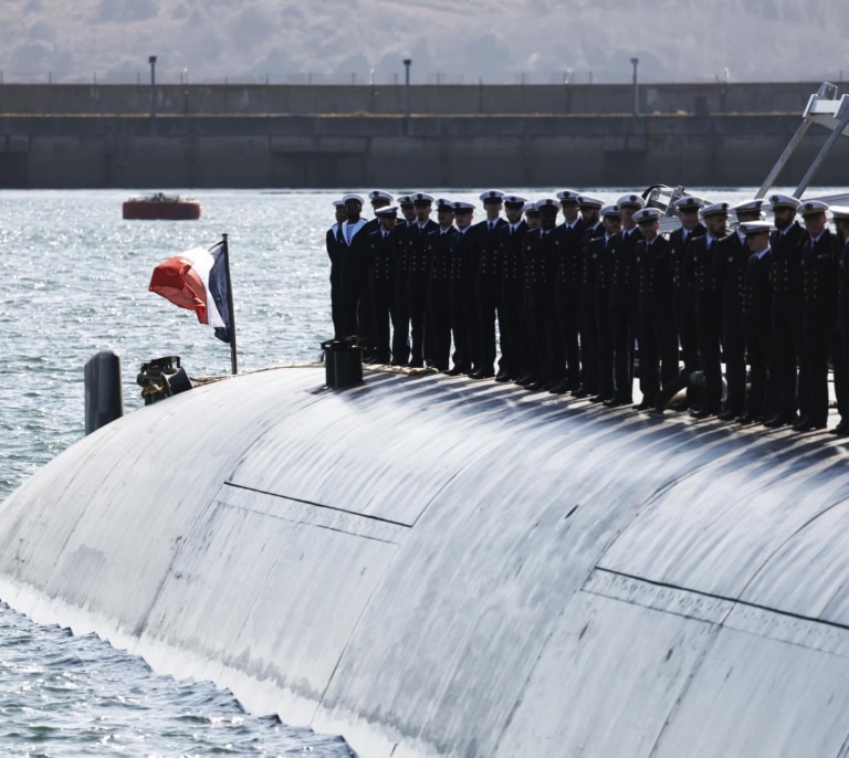 El paraguas nuclear francés se extiende a ocho países europeos y España se queda fuera