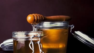 ¿Es recomendable la miel para personas con niveles altos de azúcar en sangre?