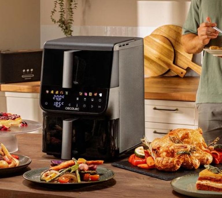 La freidora de aire Cecotec de 10 litros y dos niveles baja a mitad de precio ¡solo por tiempo limitado!