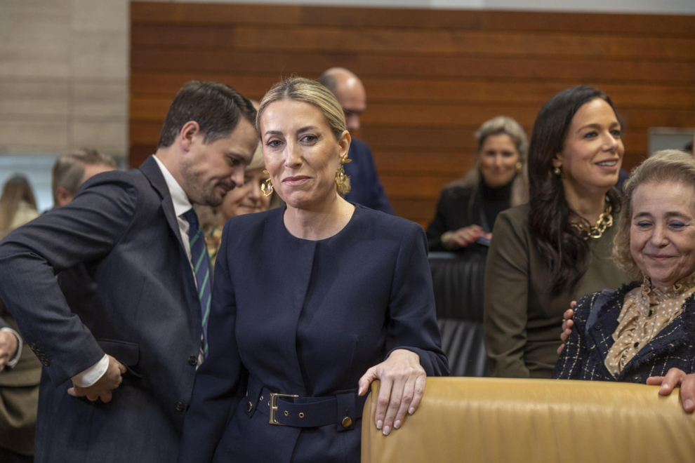 La presidenta en funciones de Extremadura, María Guardiola, al inicio de la tercera sesión de investidura en la que Vox rechazó su nombramiento, en la Asamblea de Mérida