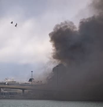 Un incendio en el Puerto de Barcelona quema varios contenedores y provoca [...]