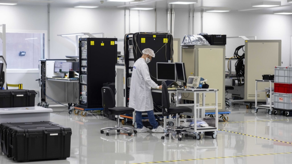 Una mañana en los fogones de Airbus que mantendrán con vida a los astronautas de Artemis II de la NASA