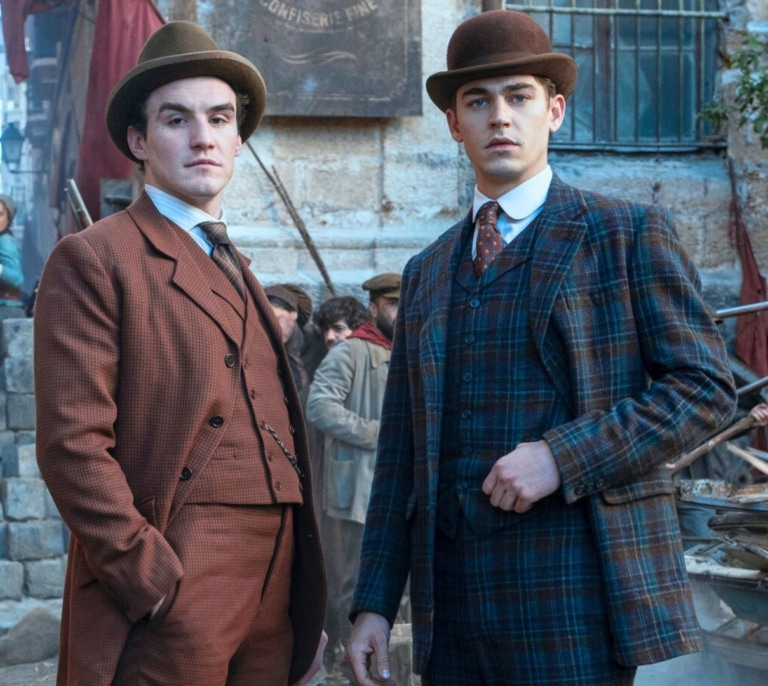 Ya he visto en Prime Video 'El joven Sherlock', la serie sobre los años mozos del detective grabada en Jerez, Cádiz y Sevilla