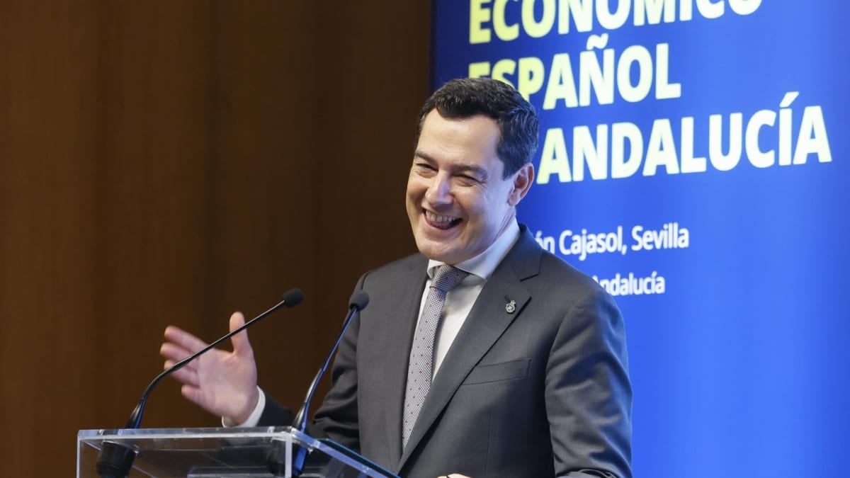 El presidente de la Junta, Juanma Moreno, este lunes en Sevilla.