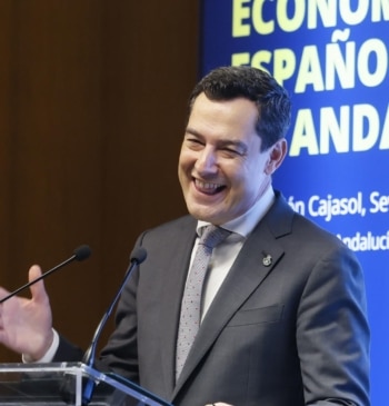 Juanma Moreno reivindica la "vía andaluza" y rechaza el adelanto electoral tras [...]