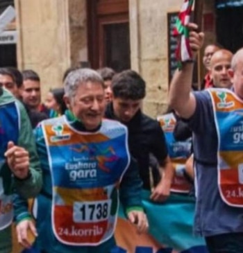Tres expresos de ETA abren la carrera por el euskera a su [...]