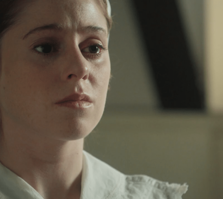 La Promesa, avance semanal del 23 al 27 de marzo: María sufre un fuerte dolor abdominal