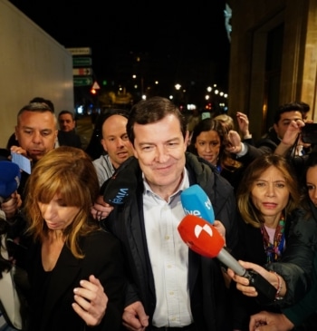 El PP gana, Vox se frena y el PSOE sube a costa [...]