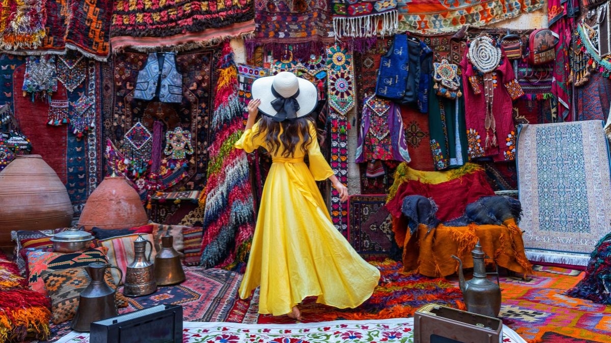 Mujer en bazar Marruecos