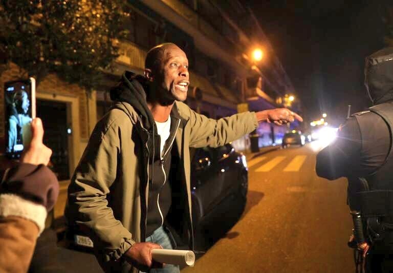 Serigne Mbaye denuncia "racismo puro y duro" tras ser detenido por la Policía