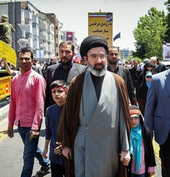 Mojtaba Jamenei, nuevo ayatolá, sucede a su padre como líder supremo de [...]