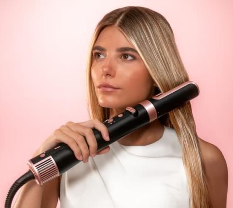 Solo necesitas un dispositivo para peinarte esta primavera: es 8 en 1 y está rebajado en Cecotec