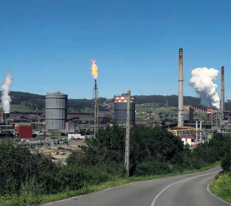 La industria electrointensiva pide recuperar las ayudas de 2022 para paliar el impacto de la subida del gas