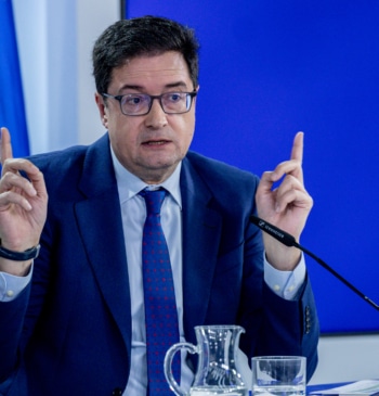 El Gobierno ultima a qué funcionarios afectarán las 35 horas y pospone [...]