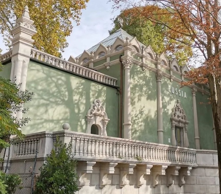 Rusia vuelve a la Bienal de Venecia contra la voluntad de Meloni: "Estarán todos los países en guerra, sin excluir a nadie"