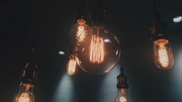 Precio de la luz hoy, 9 de marzo de 2026: ¿por qué registra subidas tan pronunciadas?