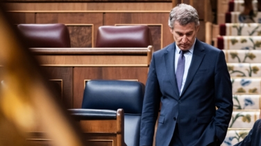 Vox acerca posturas con el PP en Extremadura mientras aviva el conflicto con Feijóo