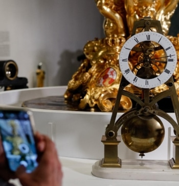 Las máquinas del tiempo de los Borbones: Patrimonio Nacional exhibe los relojes [...]