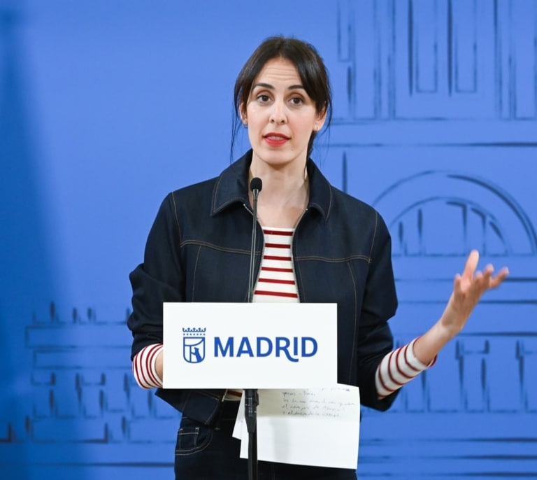 Rita Maestre pregunta a Almeida cuándo va a devolver los 300 millones de la tasa de basura