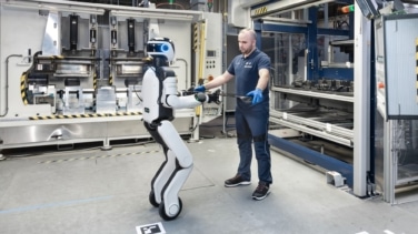 UGT reclama un impuesto a los robots y regulación ética para la IA en el automóvil