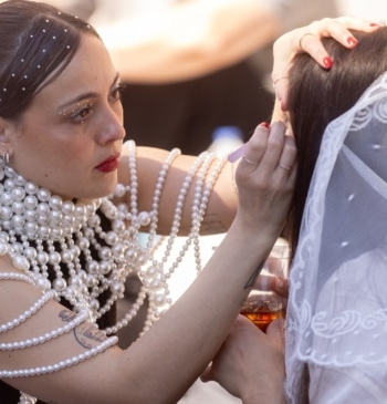 Conciliando a Rosalía con la Semana Santa: la previa de su primer [...]