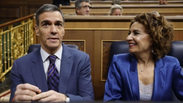 Tezanos golpea a Vox con una caída de más de dos puntos y no ve que Sánchez capitalice el 'No a la guerra'