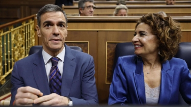 Tezanos golpea a Vox con una caída de más de dos puntos y no ve que Sánchez capitalice el 'No a la guerra'