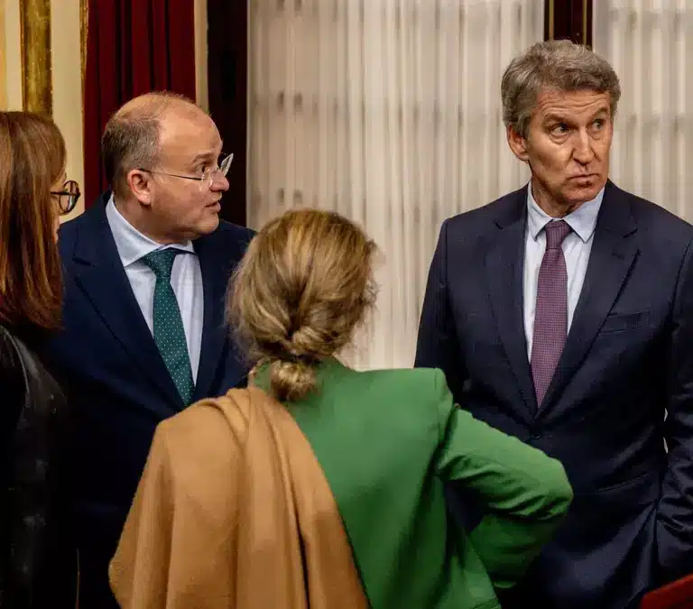 El tándem Tellado-Varela quiere retomar de inmediato las negociaciones con Vox