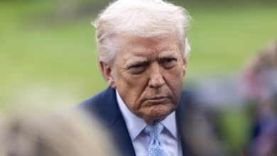 Trump aplaza los ataques tras tener “conversaciones productivas” con Irán mientras Teherán lo niega: "EEUU e Israel están atrapados"