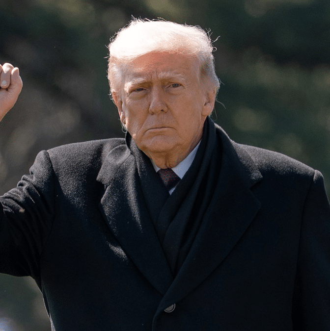 Trump se desvincula del ataque israelí al campo gasista en Irán y [...]