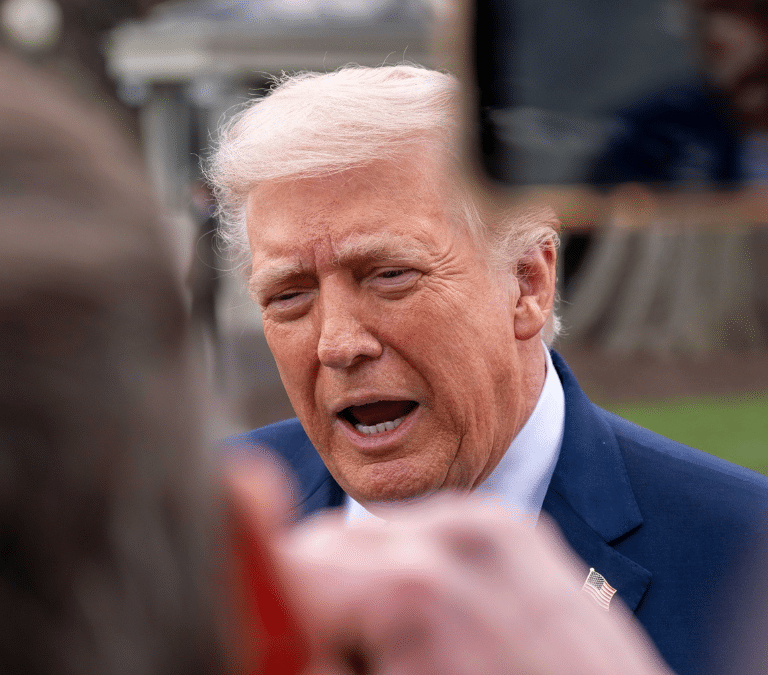 Trump da un ultimátum de 48 horas para la reapertura de Ormuz e Irán responde con nuevas amenazas