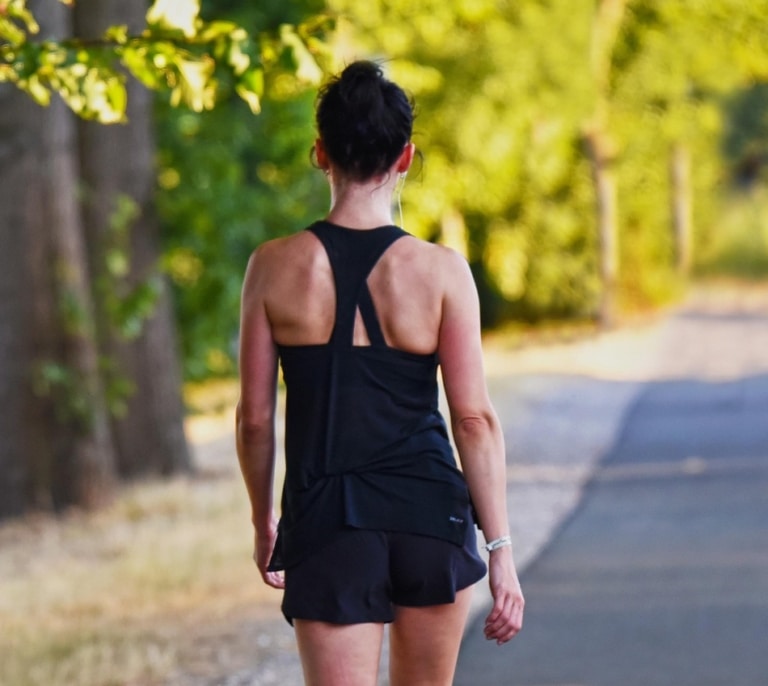 Qué es más importante: ¿cuánto caminas o la velocidad a la que lo haces?