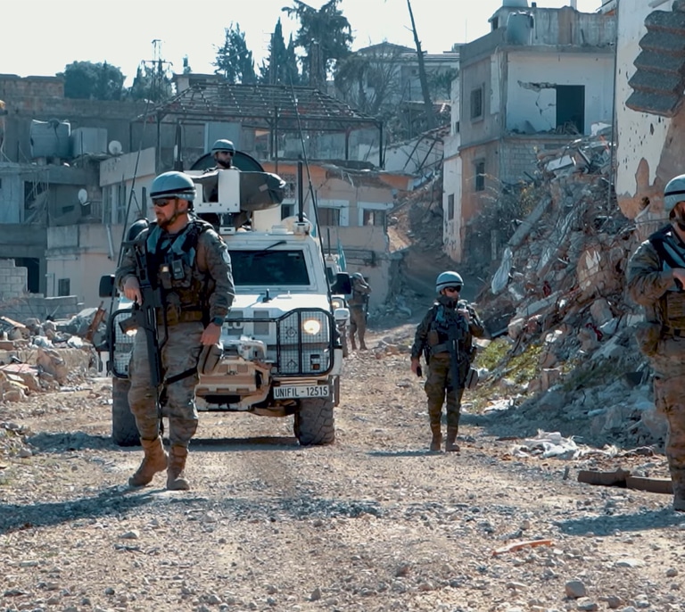 Israel bloquea un convoy de la ONU y pone en riesgo “el suministro de alimentos y agua” a los militares españoles desplegados en Líbano