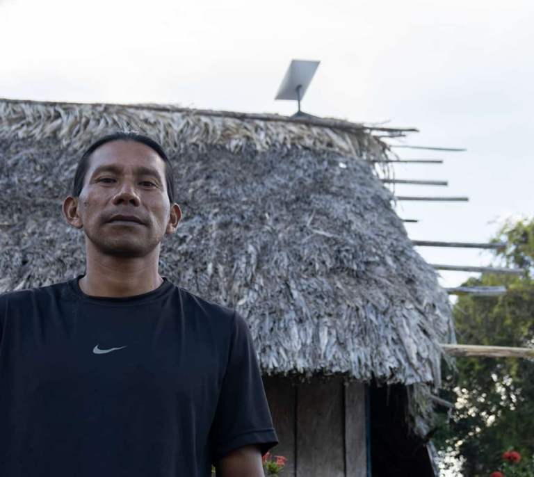 De vacaciones con los indígenas Piaroa, los guardianes de la Amazonía colombiana