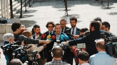 PP y Vox niegan ahora que el acuerdo programático de Extremadura esté cerrado