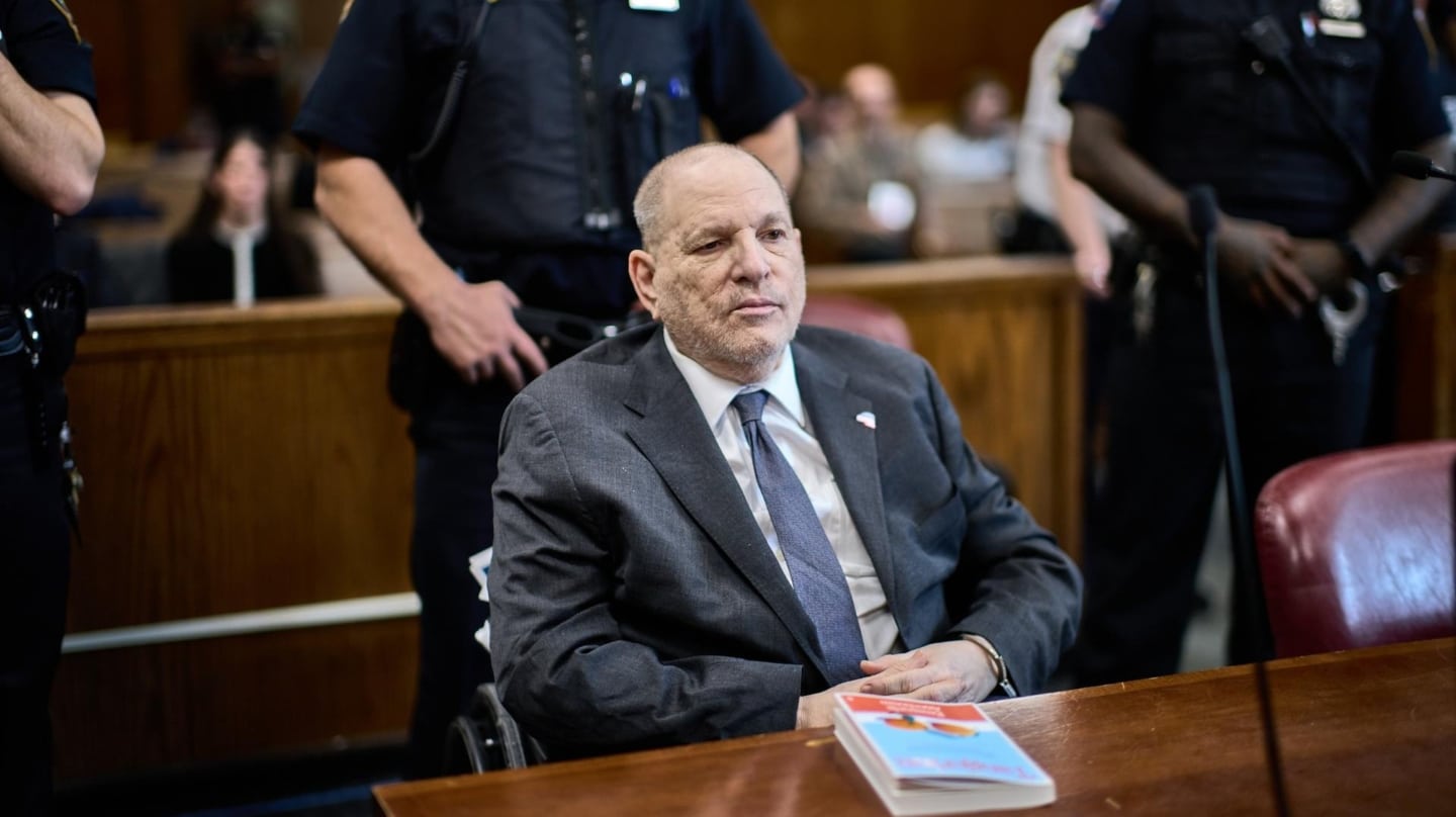 Un jurado "irremediablemente bloqueado" obliga al juez a declarar nulo el último juicio por violación contra Harvey Weinstein