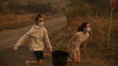 Brais Lorenzo, World Press Photo 2026 por su cobertura de los incendios en Galicia: “Es un orgullo doble por el cariño que le tengo a mi tierra”